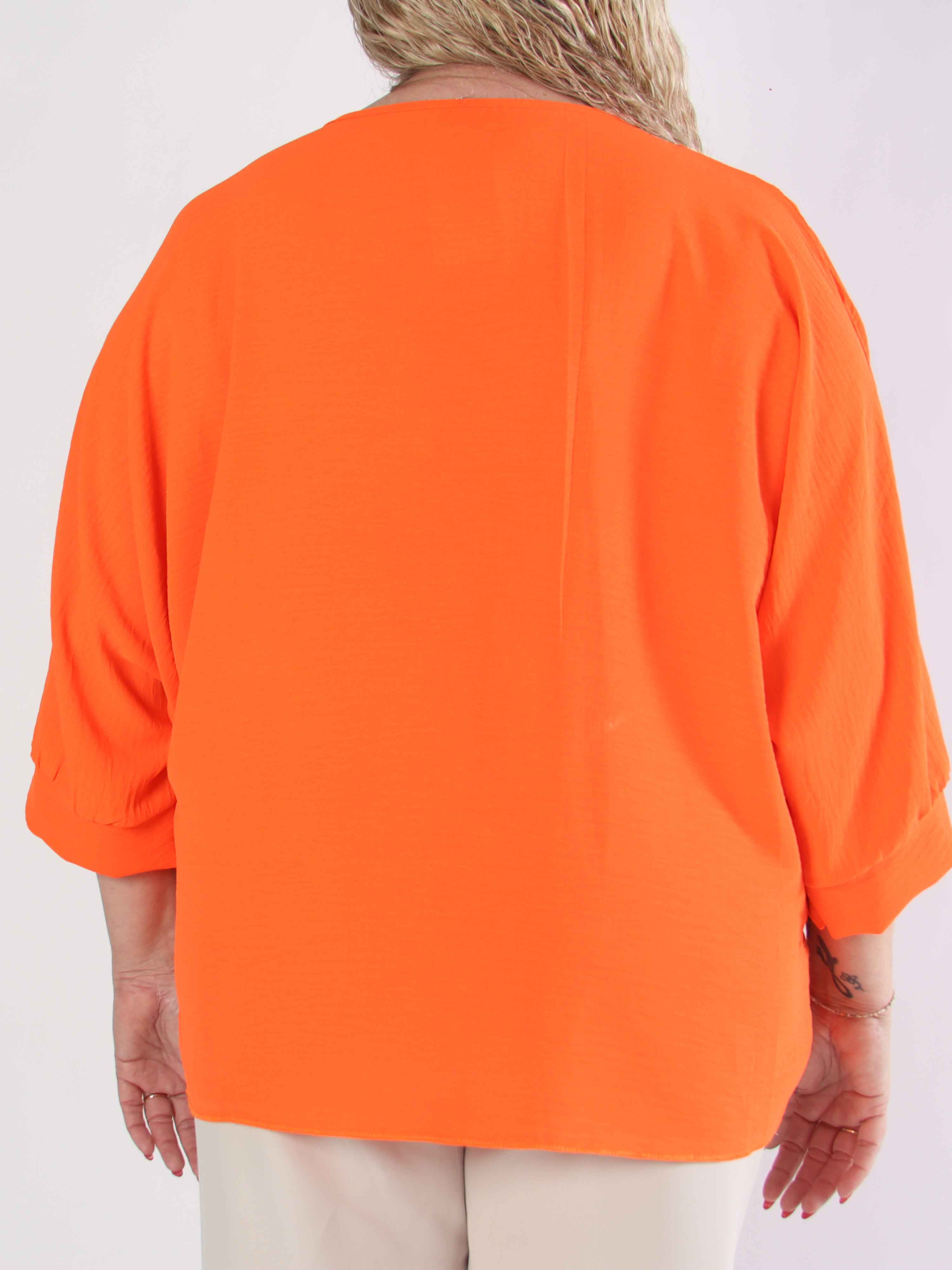 Leonora - Plus size tunika med flagermusærmer og blonde